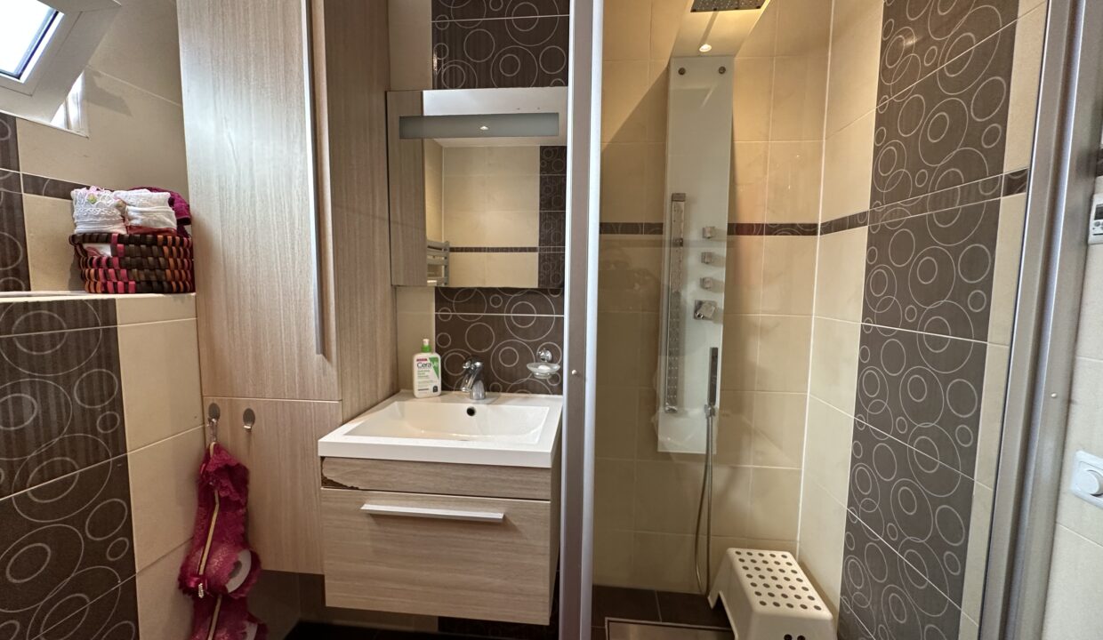 original-1682236808-18